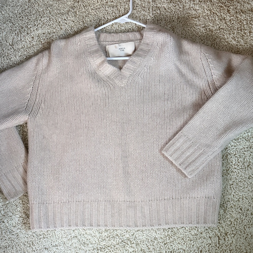 The Arch Elegant V-Neck Sweater in Soft Cream 36 Small
